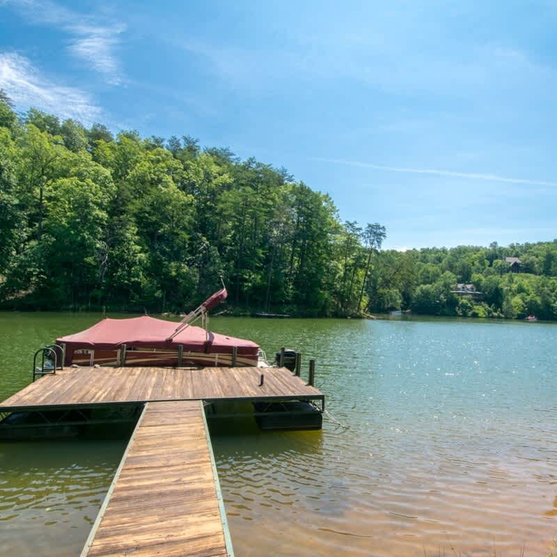 Lakefront Oasis